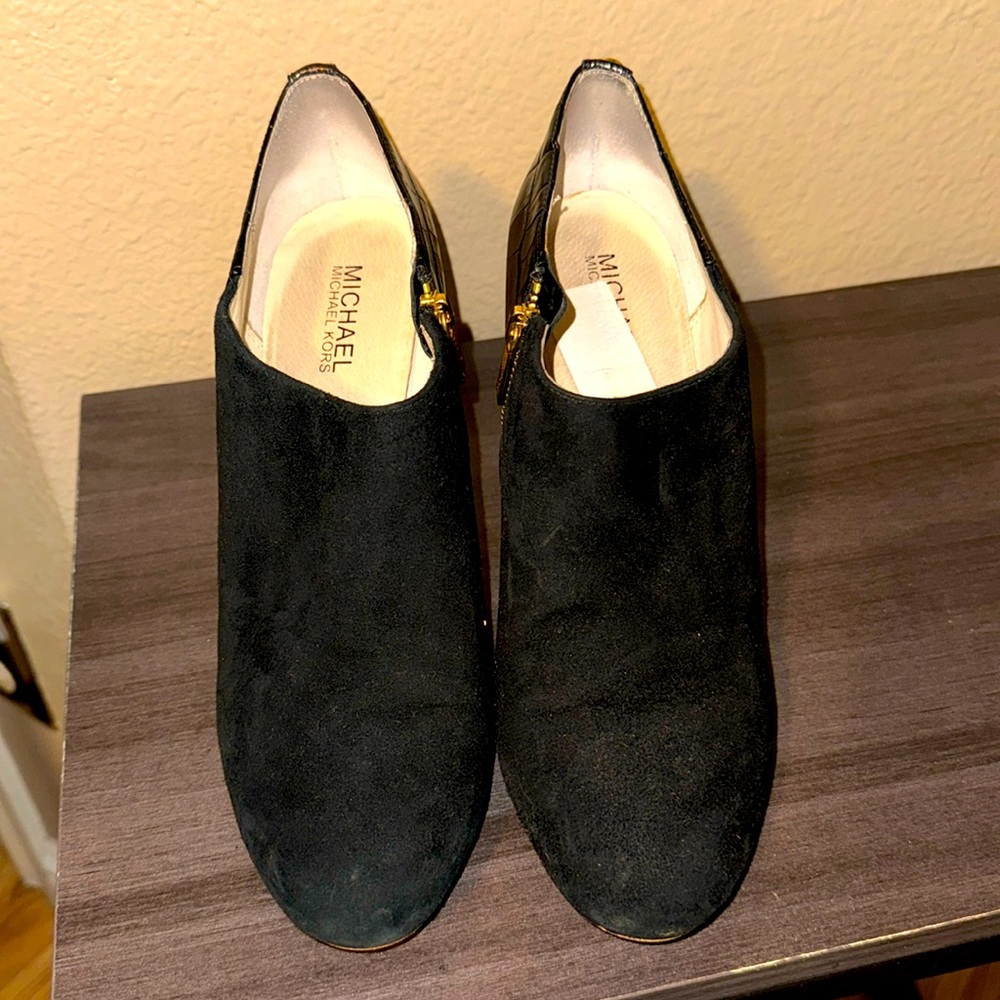 Like New - MICHAEL by Michael Kors size:9.5M